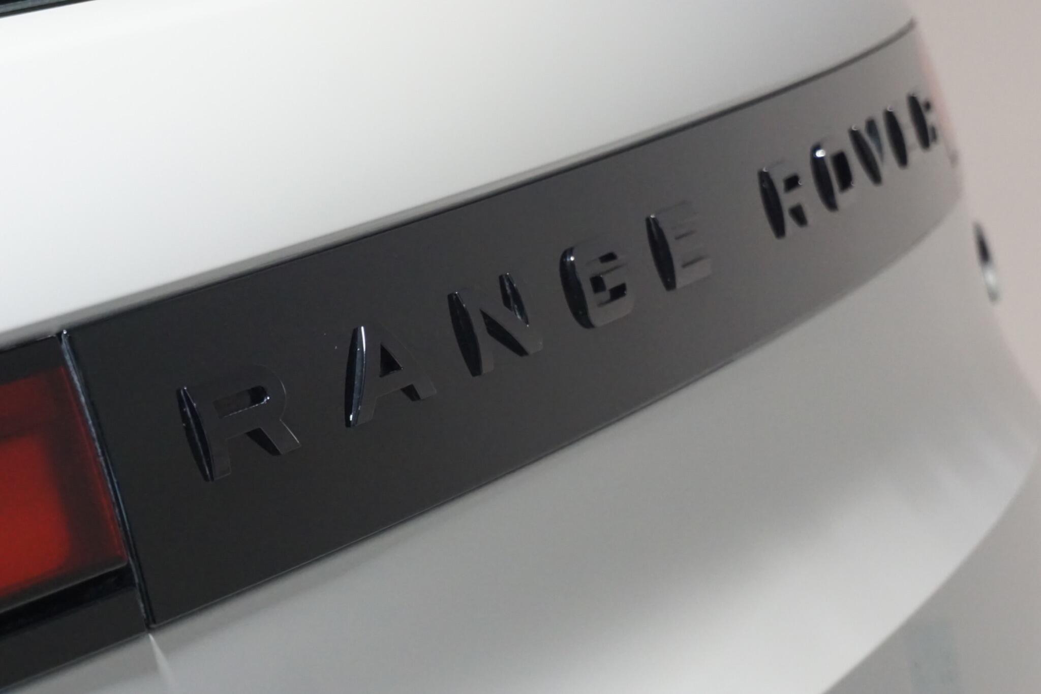 Land Rover Range Rover Sport 3.0 D300 MHEV Dynamic SE SUV 5dr Diesel Auto 4WD Euro 6 (s/s) (300 ps)